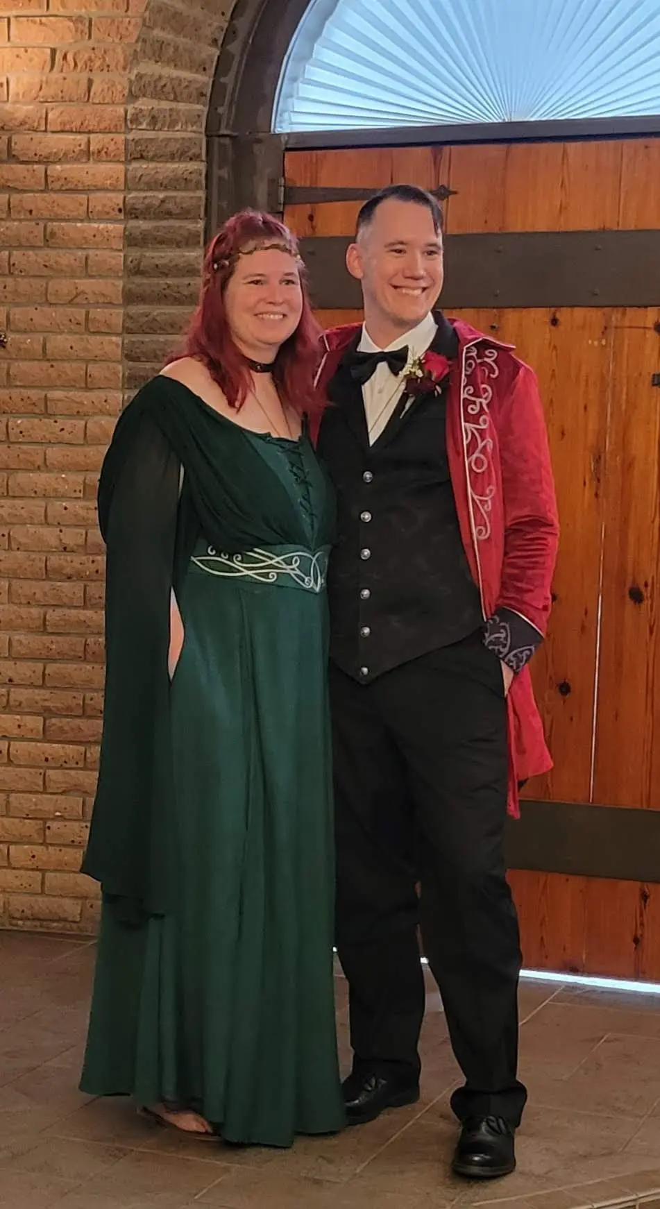 brdie and groom for themed wedding