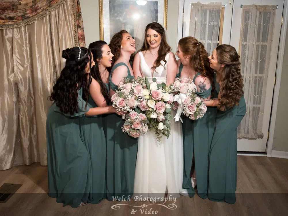 bride and her bridesmaids